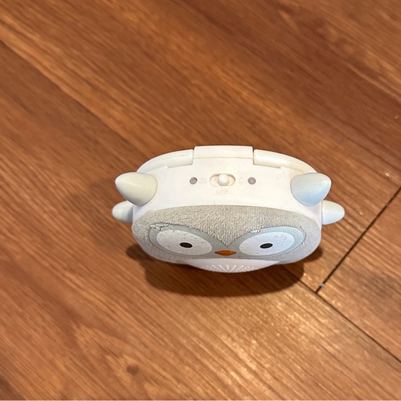 Wavhello soundbub Portable Bluetooth Speaker and Soother - Picture 3 of 7